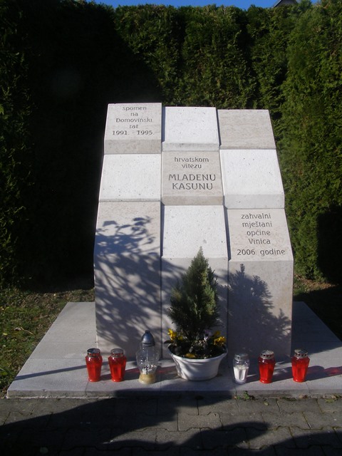 kasun spomenik.jpg